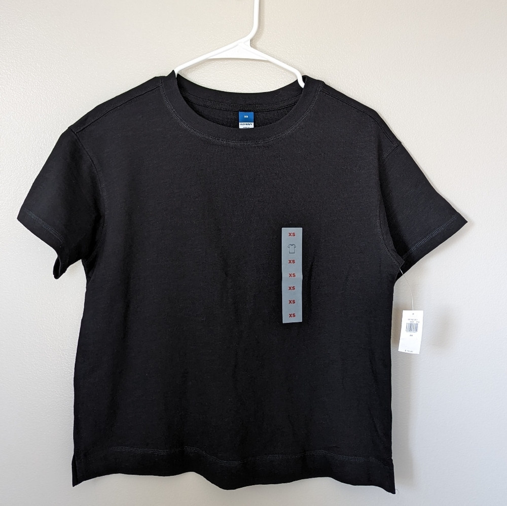 Black Old Navy Tee